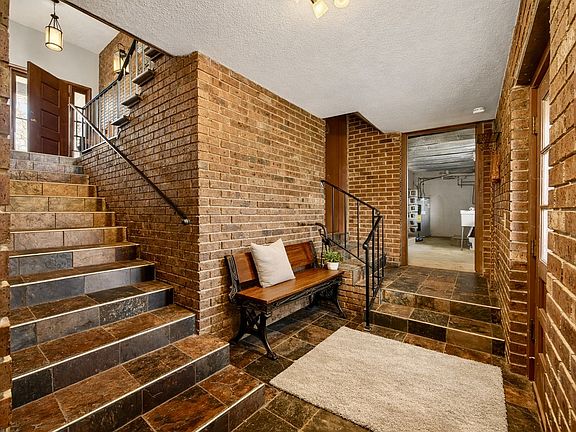 17th image of 1552 New Harmony Rd