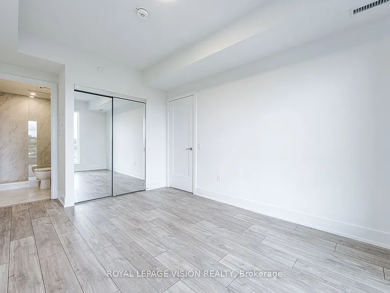 858 Dupont St #819 — Photo 17