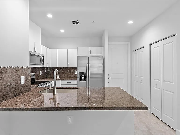 5745 SW 44th Ct #101 — Photo 11