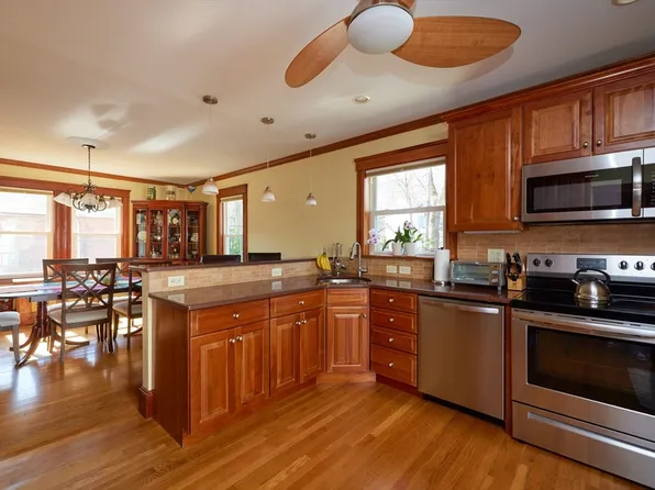 615 Newport Ave, Quincy, MA 02170