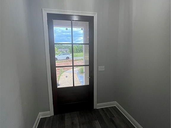 2nd image of 106 Madalyn Dr