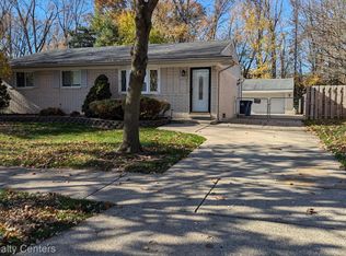 1288 Surrey Hts, Westland, MI 48186