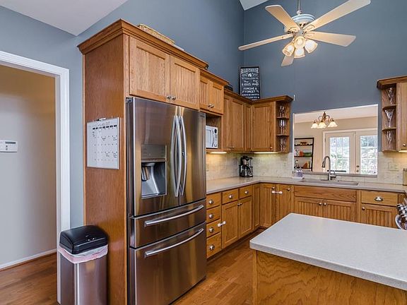 4th image of 115 Pheasant Dr SE