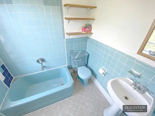 Rented by ZealEstate Group Inc | media 31