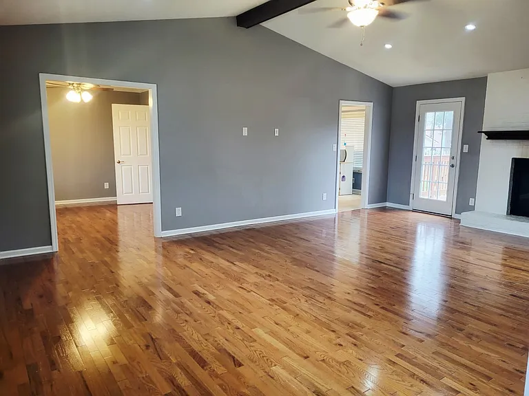 115 Sabel Cir — Photo 3