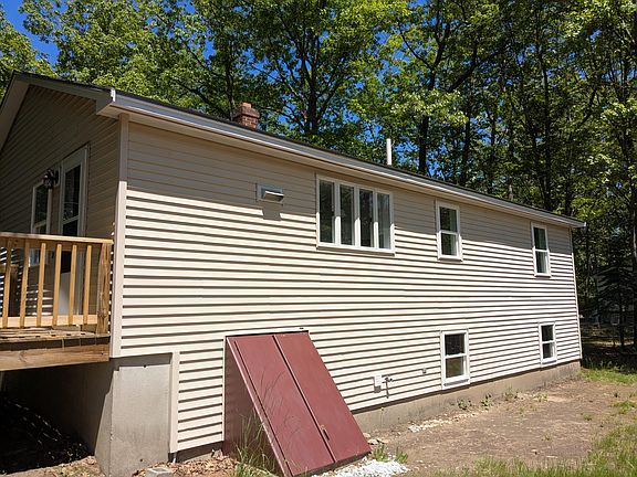 4th image of 35 Pierce Avenue