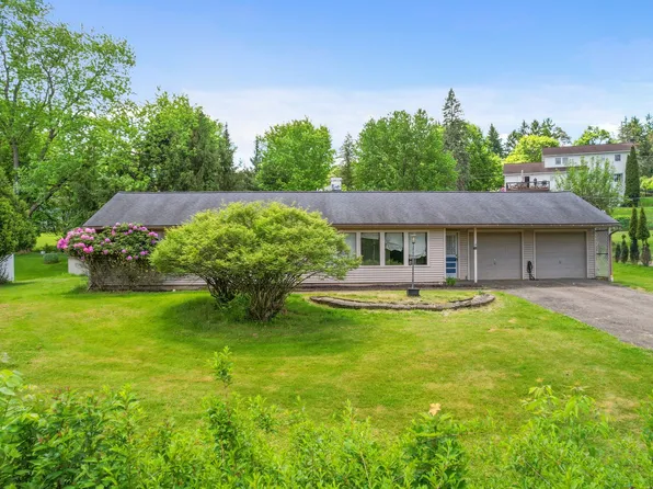 2312 Donna Dr, Vestal, NY 13850