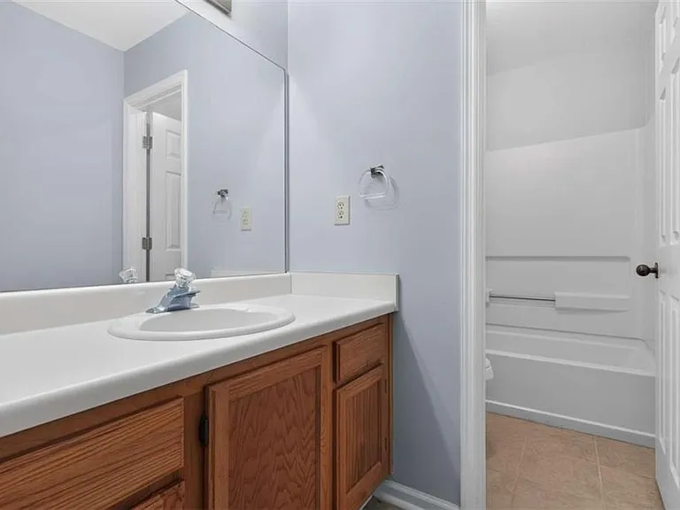 47 Sunhigh St — Photo 9