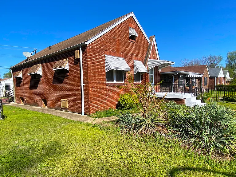 4547 Bessie Ave — Photo 21