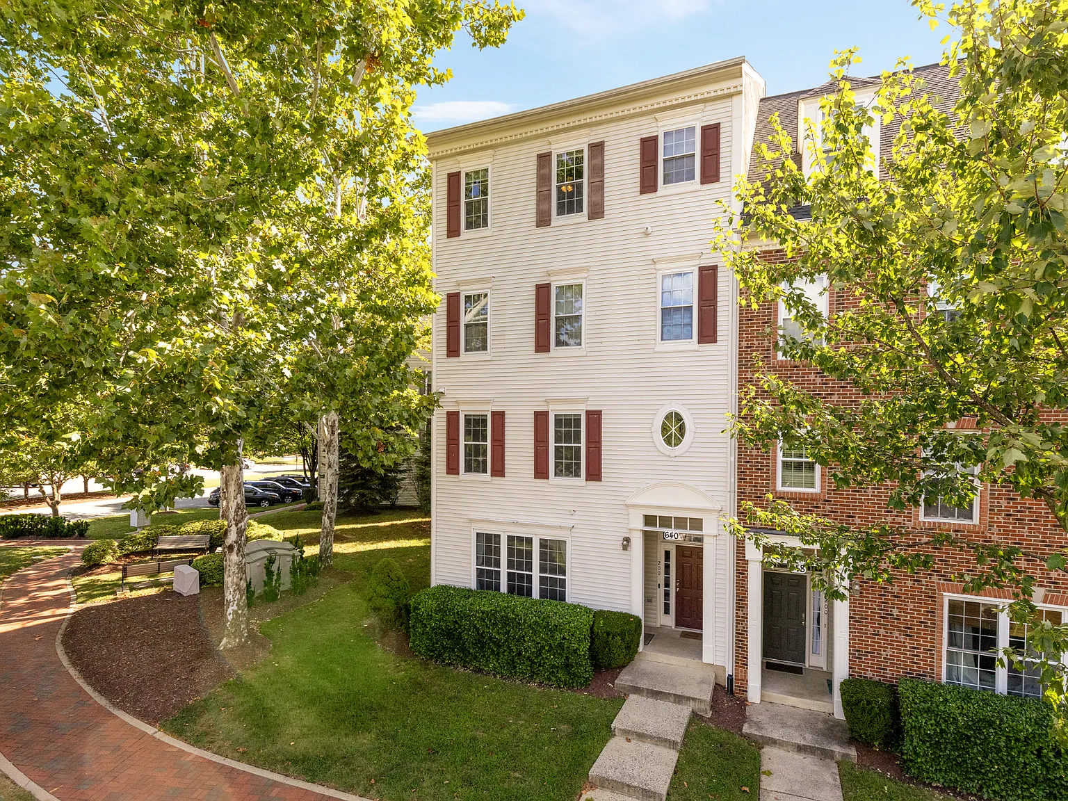 3 bed, 2.5 bath, 1740 sqft, $3,000 — Photo 1