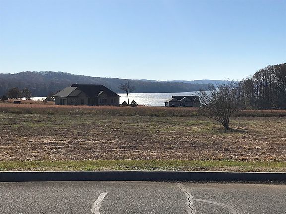 3rd image of Docks Of The Bay Dr