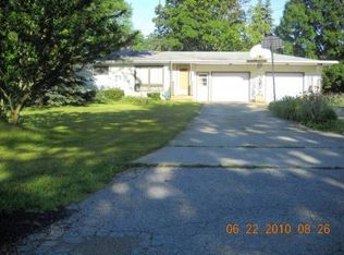 16012 Brookside Dr, Buchanan, MI 49107