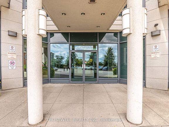 3rd image of 185 Oneida Cres #808