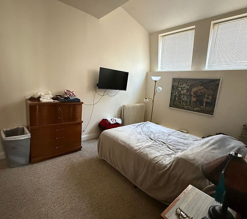 1st image of 1436 N Astor St Suite 103