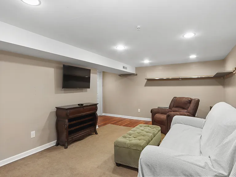 7329 Ash St — Photo 30