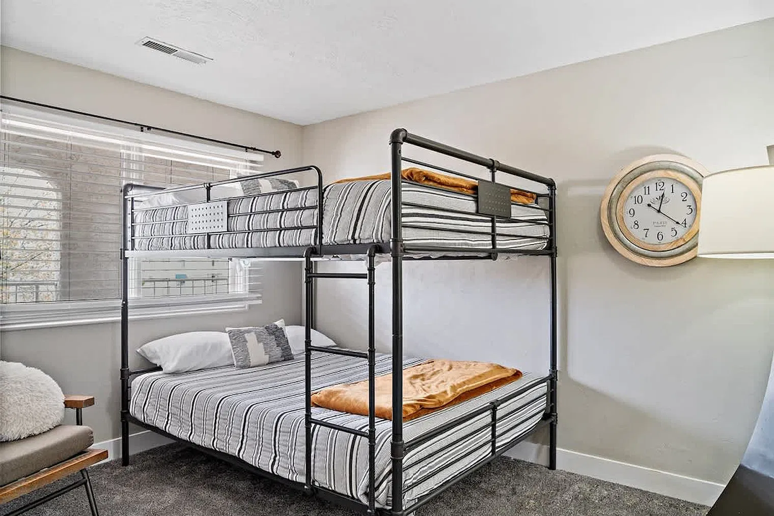 3 bed, 2.0 bath, 559 sqft, $6,574 — Photo 4