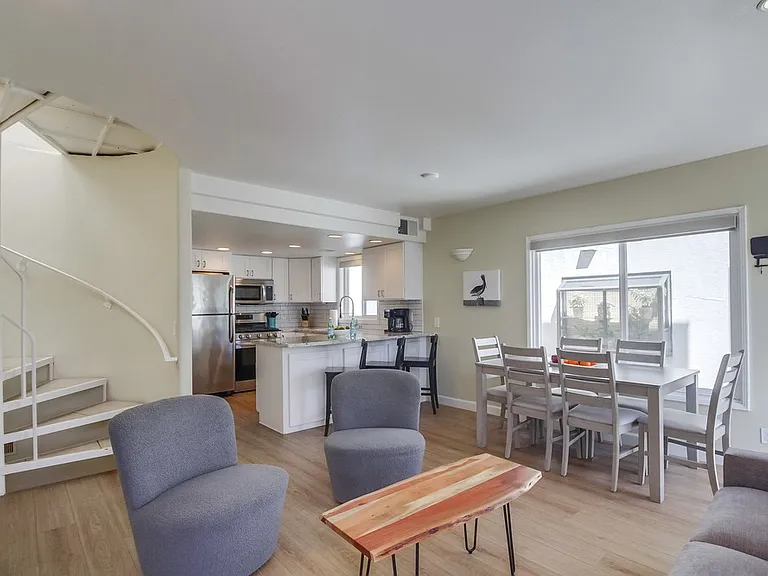 824 Ostend Ct — Photo 7