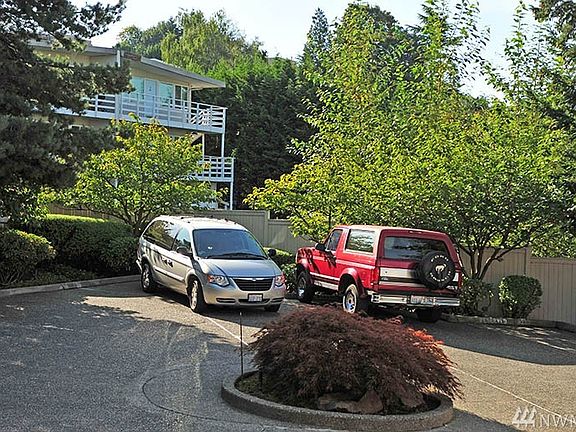 3rd image of 6226 Lakeview Dr