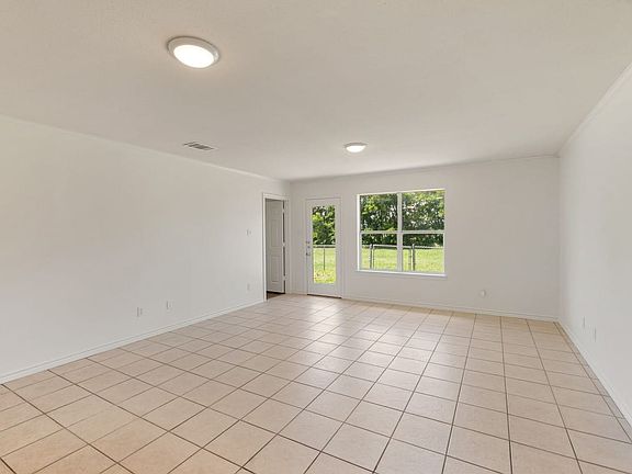 5th image of 406 W Andrew Dr #A