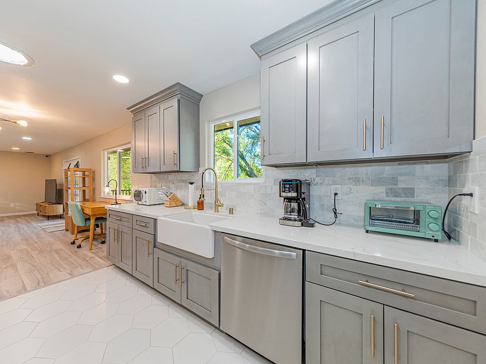 1st image of 35680 Forest Dr