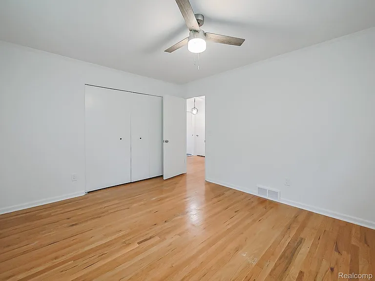 7580 Thornwood St — Photo 47