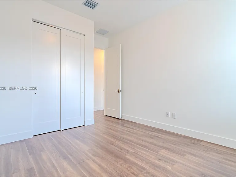 1427 SW 23rd St — Photo 55