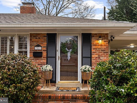 2nd image of 7911 Bainbridge Rd