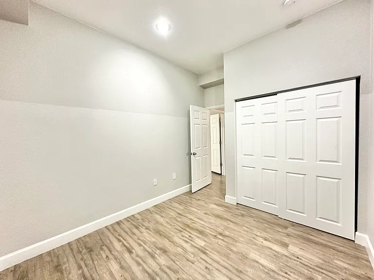 49 S Marshall St — Photo 10