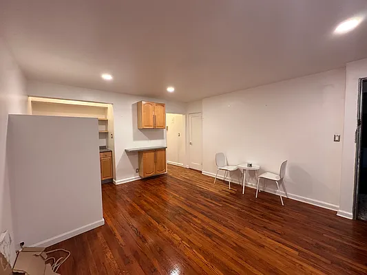 Rented by Azure Realty NY LLC | media 4