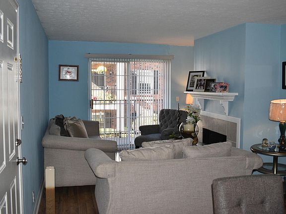 5th image of 3303 Colonial Manor Cir Unit 4A
