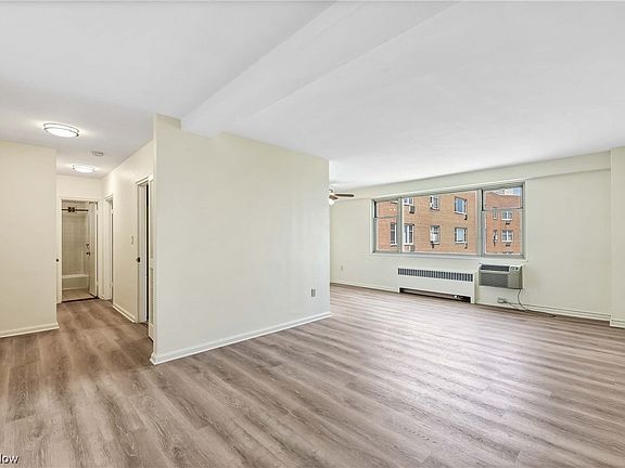 3rd image of 11820 Edgewater Dr APT 916