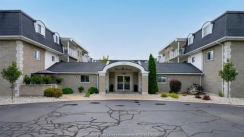 1995 Normandy St #301 Photo 1