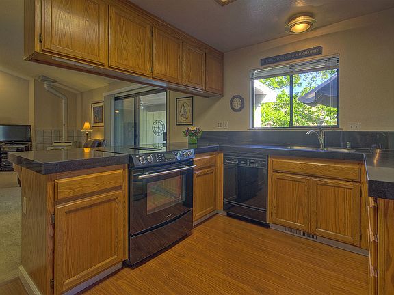 4th image of 3162 Piper Ct
