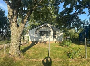 617 Gestner Rd, Benton Harbor, MI 49022