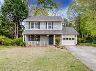 370 Springlake Dr, Lawrenceville, GA 30046