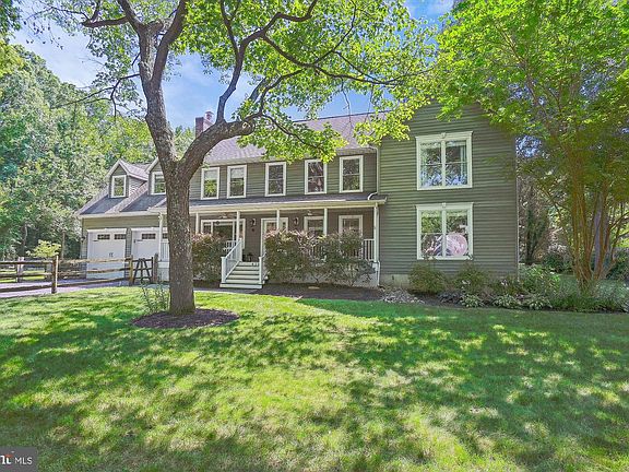 2nd image of 418 Plainview Ave
