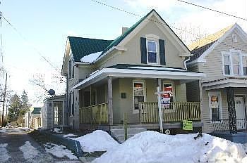 2nd image of 517 W Howard St