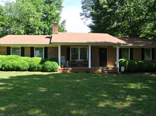 2904 Loretta Ln, Greensboro, NC 27405