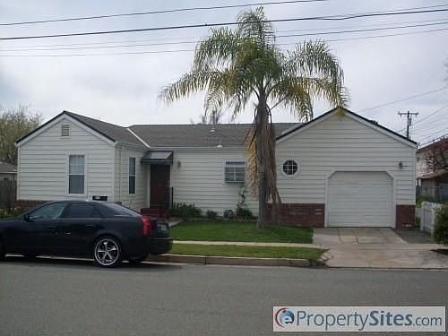 1st image of 105 Mariposa St