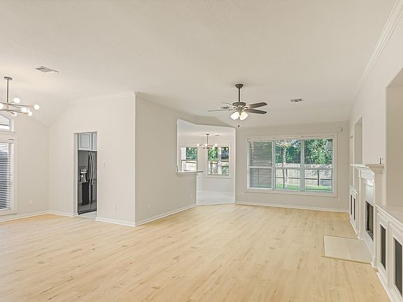 2nd image of 71 N Queenscliff Cir