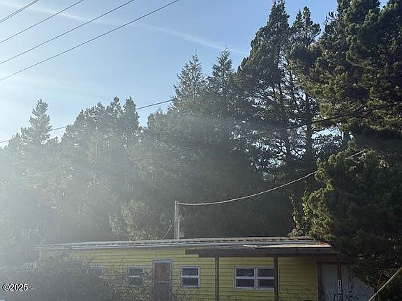 5th image of 1120 S Crestline Dr