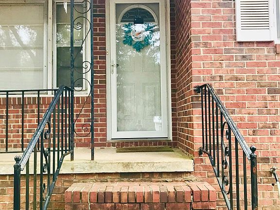 2nd image of 414 Beechwood Cir