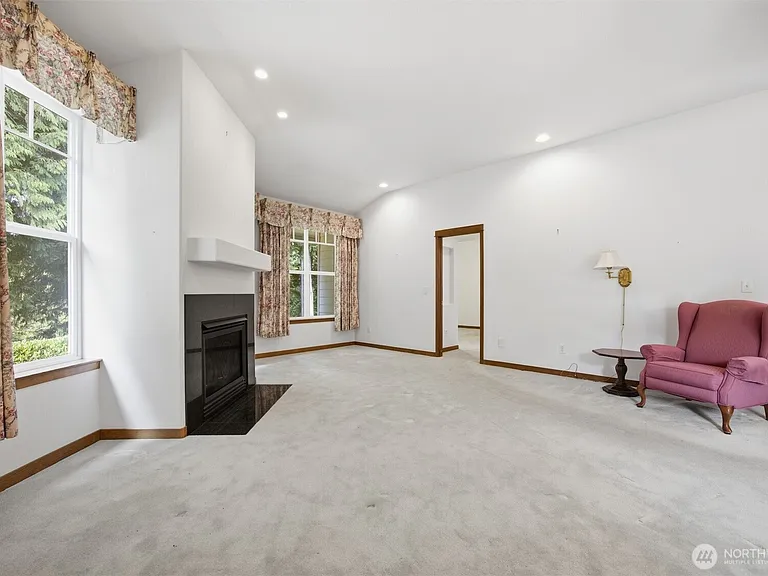 237 Creekview Crst — Photo 14