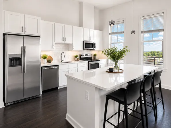 Skylark Apartments