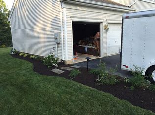 2 Plymouth St, Pennington, NJ 08534