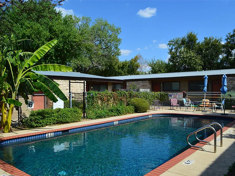 5001 Bull Creek Rd #116 — Photo 3