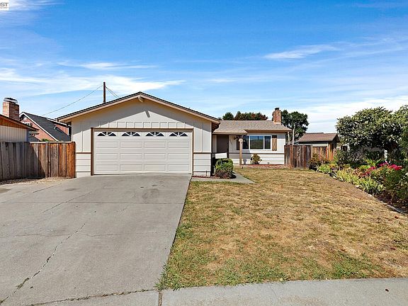 3rd image of 38081 Davy Ct