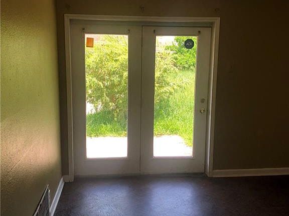 5th image of 4002 Lincoln Cir