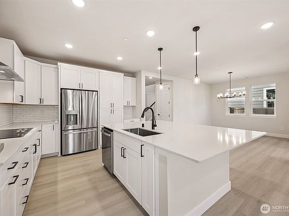 5th image of 7542 86th Drive NE #8