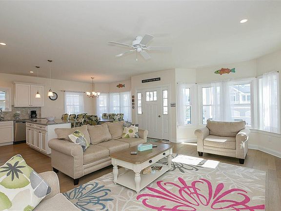 5th image of 1024 Simpson Ave #1